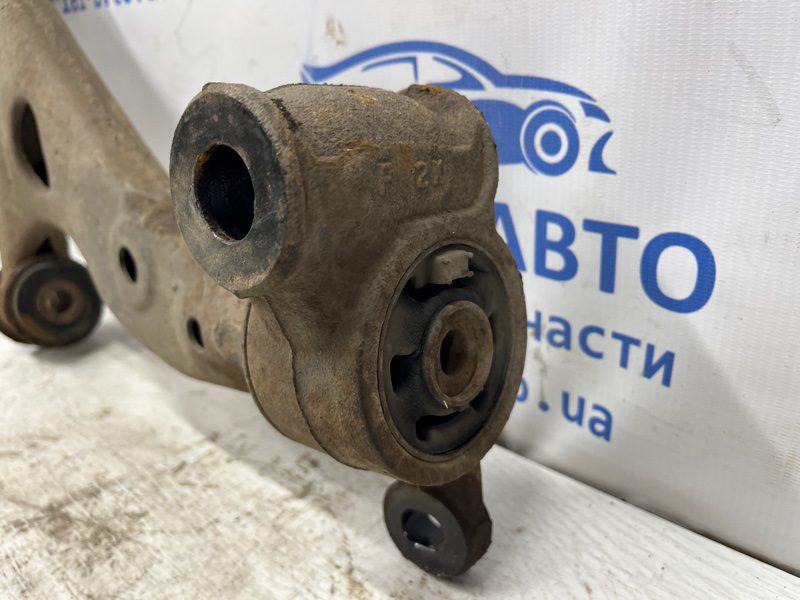 Рычаг передний нижний правый Mazda 3 2013-2019 B60P34300E (Арт. 77442) Рычаг передний нижний правый Mazda 3 2013-2019 B60P34300E (Арт. 77442)