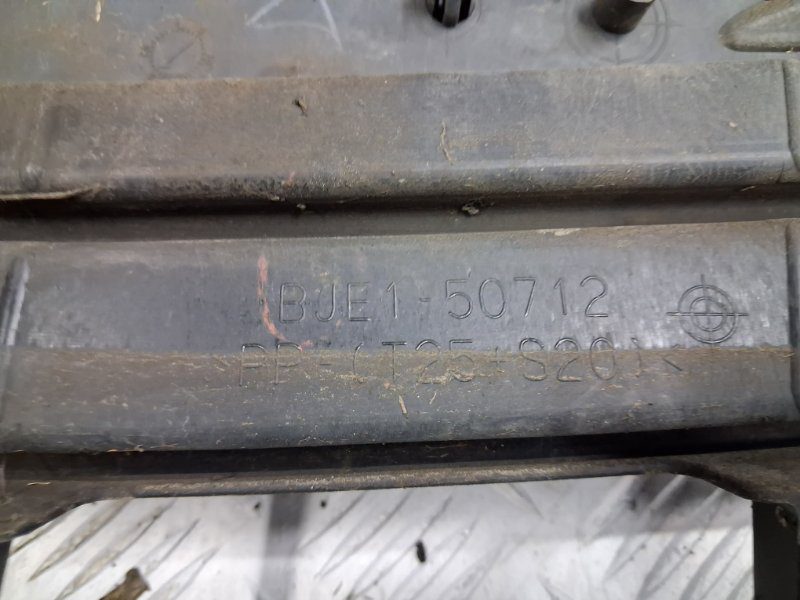 Решетка радиатора Mazda 3 2013-2019 BJE450712B (Арт. 77456) Решетка радиатора Mazda 3 2013-2019 BJE450712B (Арт. 77456)