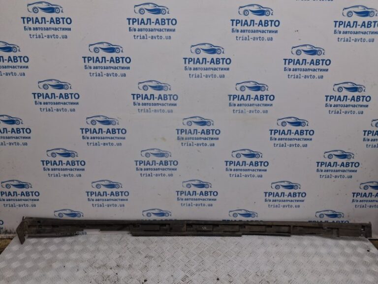 Накладка порога внешняя правая Mazda 3 2013-2019 BHS250481 (Арт. 77502)