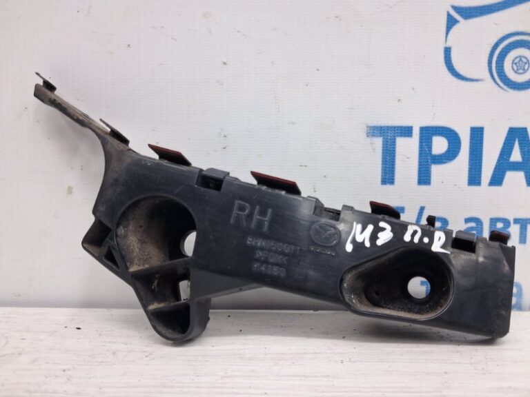 Кронштейн бампера передний правый Mazda 3 2013-2019  (Арт. 77625)