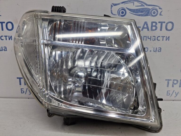 Фара правая галоген Nissan Navara 2004-2015 26010EB30B (Арт. 62419)