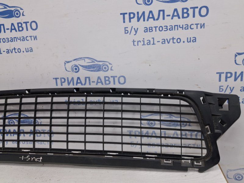 Решетка бампера центральная Dacia Duster 2010-2017 622540008R (Арт. 62430) Решетка бампера центральная Dacia Duster 2010-2017 622540008R (Арт. 62430)