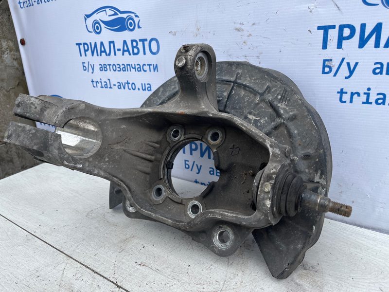 Кулак поворотный правый без ступицы Jeep Cherokee 2013-2019 4877826AC (Арт. 73233) Кулак поворотный правый без ступицы Jeep Cherokee 2013-2019 4877826AC (Арт. 73233)