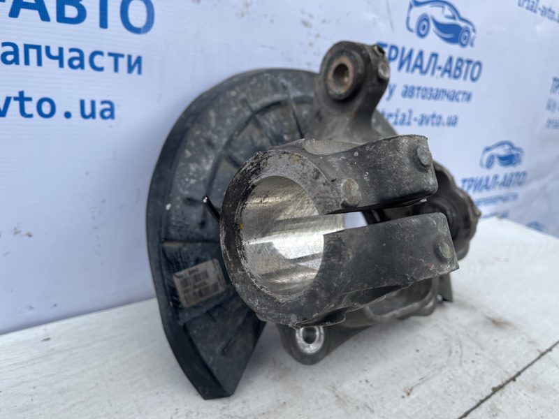 Кулак поворотный правый без ступицы Jeep Cherokee 2013-2019 4877826AC (Арт. 73233) Кулак поворотный правый без ступицы Jeep Cherokee 2013-2019 4877826AC (Арт. 73233)