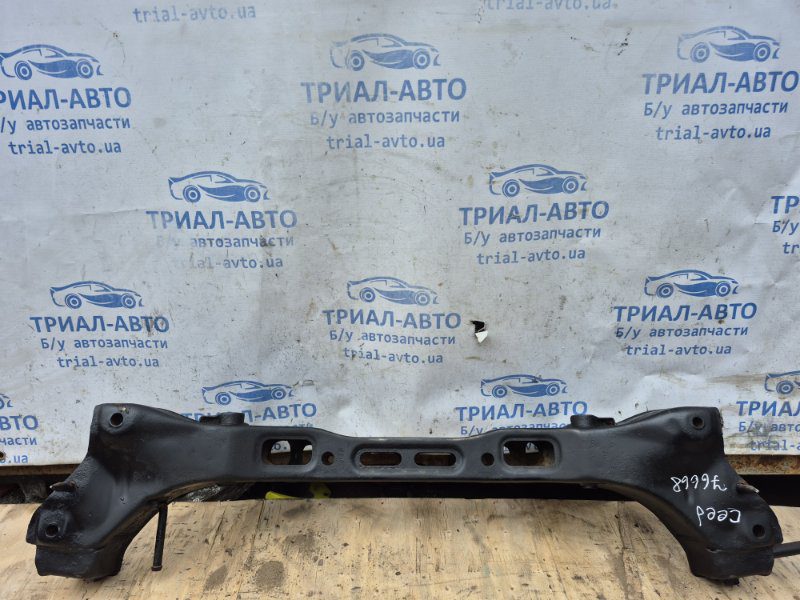 Балка задней подвески Kia Ceed 2007-2012 554101H100 (Арт. 76668) Балка задней подвески Kia Ceed 2007-2012 554101H100 (Арт. 76668)