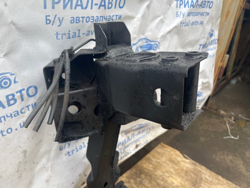 Балка передней подвески Mitsubishi Pajero Wagon 1999-2006 MR448101 (Арт. 54647) Балка передней подвески Mitsubishi Pajero Wagon 1999-2006 MR448101 (Арт. 54647)
