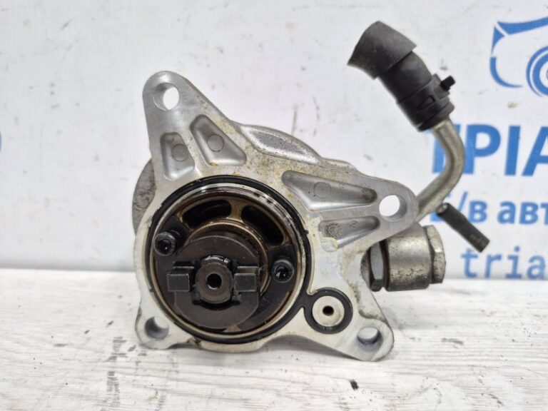 Насос вакуумный Mazda 3 2013-2019 SH0118G00A (Арт. 77741)