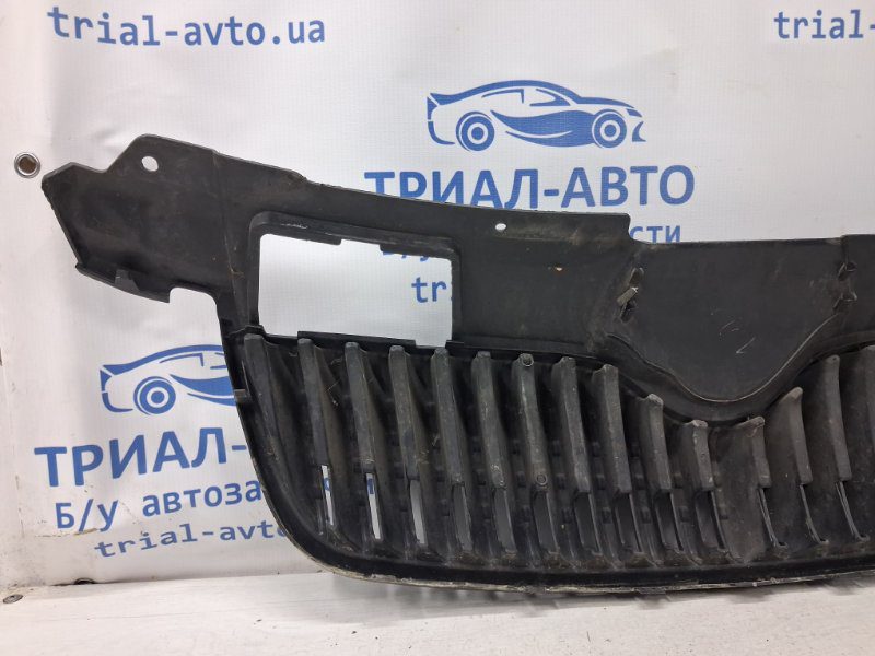 Решетка радиатора Skoda Fabia 2007-2014 5J0853668 9B9 (Арт. 78128) Решетка радиатора Skoda Fabia 2007-2014 5J0853668 9B9 (Арт. 78128)