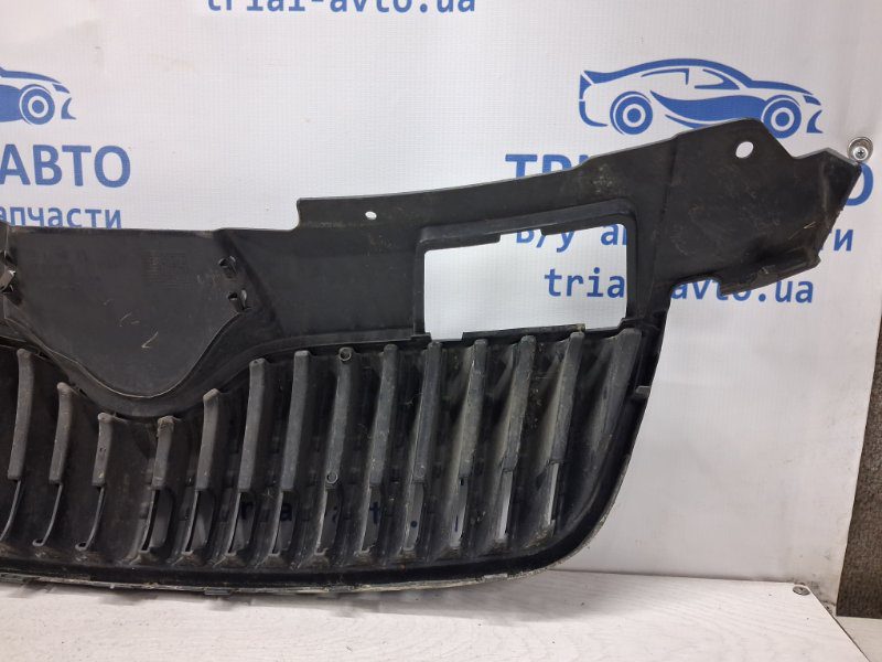 Решетка радиатора Skoda Fabia 2007-2014 5J0853668 9B9 (Арт. 78128) Решетка радиатора Skoda Fabia 2007-2014 5J0853668 9B9 (Арт. 78128)