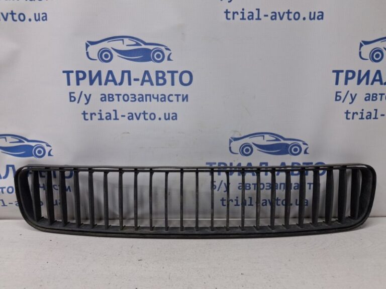 Решетка бампера центральная Skoda Fabia 2007-2014 5J0853677 9B9 (Арт. 78129)