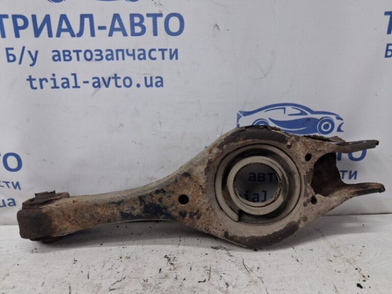Рычаг задней подвески нижний поперечный (под пружину) Hyundai I30 2007-2012 552102H100 (Арт. 78289)
