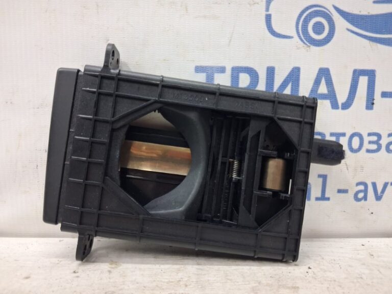 Подстаканник Toyota Avensis 2002-2010  (Арт. 78410)