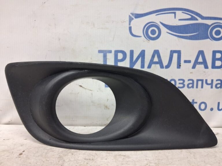 Решетка противотуманки правая Toyota Avensis 2002-2010  (Арт. 78414)