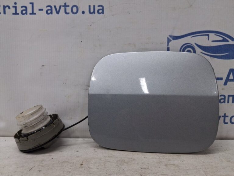 Лючок бака Toyota Avensis 2002-2010  (Арт. 78431)