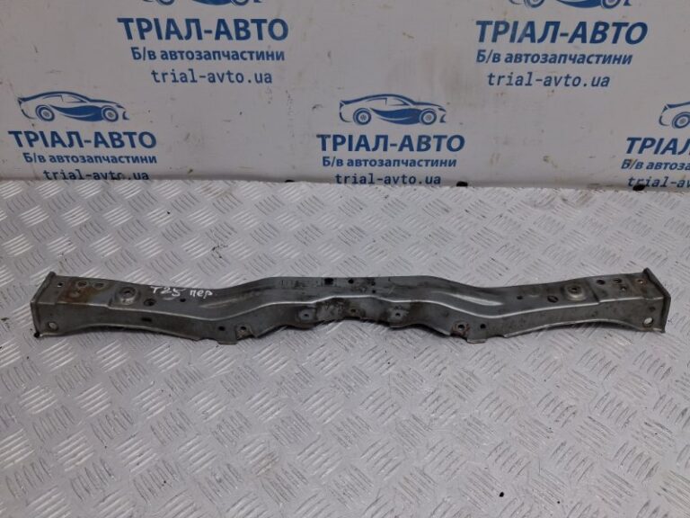 Панель передняя верхняя планка Toyota Avensis 2002-2010  (Арт. 78443)
