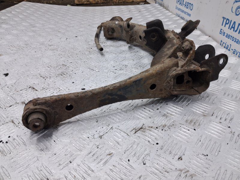 Рычаг задней подвески продольный правый Toyota Avensis 2002-2010 4871005071 (Арт. 78502) Рычаг задней подвески продольный правый Toyota Avensis 2002-2010 4871005071 (Арт. 78502)