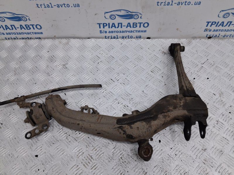 Рычаг задней подвески продольный правый Toyota Avensis 2002-2010 4871005071 (Арт. 78502) Рычаг задней подвески продольный правый Toyota Avensis 2002-2010 4871005071 (Арт. 78502)