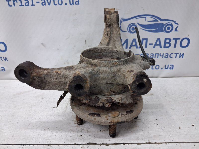 Кулак поворотный левый со ступицей Kia Ceed 2006-2012 (Арт. 78558) Кулак поворотный левый со ступицей Kia Ceed 2006-2012 (Арт. 78558)