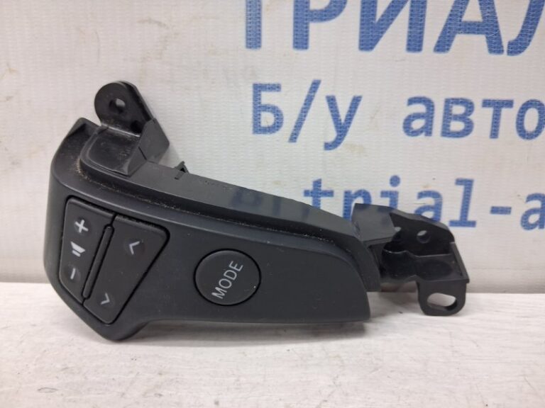 Кнопки руля Toyota Avensis 2002-2010 8425020020 (Арт. 78682)
