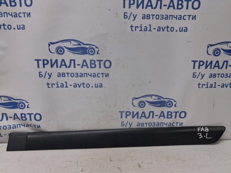 Накладка двери Skoda Fabia 2007-2014 5J0853753 9B9 (Арт. 78956)