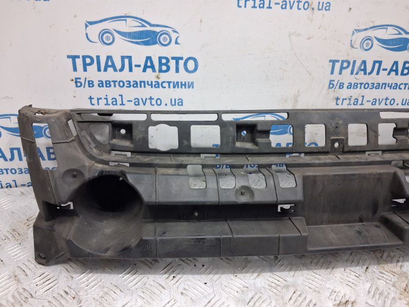 Решетка бампера центральная Ford Kuga 2011-2019 1870314 (Арт. 79157) Решетка бампера центральная Ford Kuga 2011-2019 1870314 (Арт. 79157)