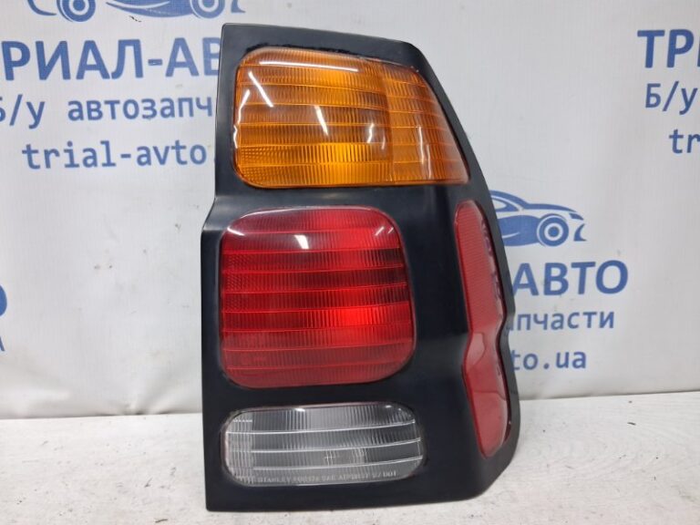 Фонарь задний внешний правый Mitsubishi Pajero Sport 1996-20008 8330A060 (Арт. 79254)