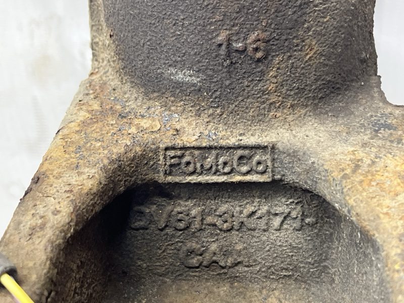 Кулак поворотный левый со ступицей Ford Kuga 2011-2019 1781987 (Арт. 79444) Кулак поворотный левый со ступицей Ford Kuga 2011-2019 1781987 (Арт. 79444)