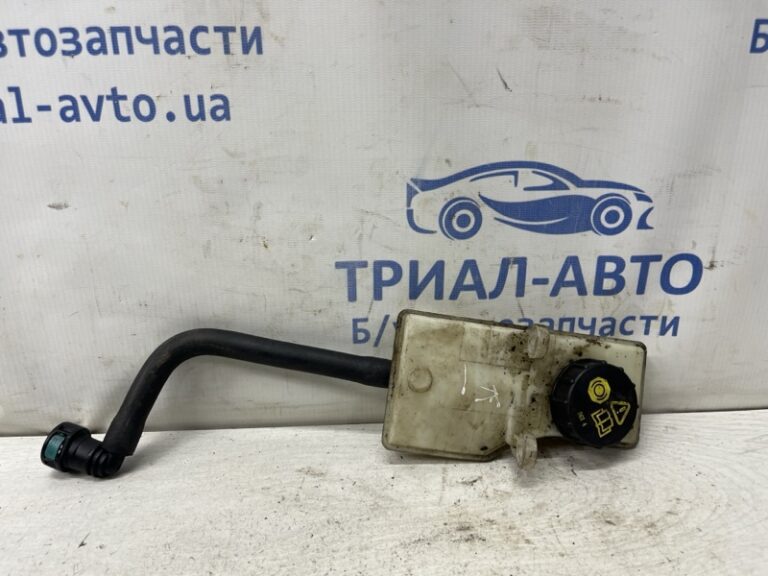 Бачок главного тормозного цилиндра Ford Kuga 2011-2019  (Арт. 79548)