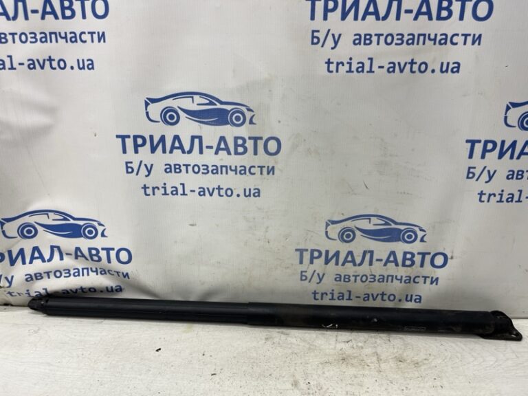 Амортизатор крышки багажника Ford Kuga 2011-2019  (Арт. 79557)