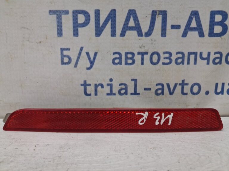 Катафот правый Mazda 3 2003-2009  (Арт. 79678)