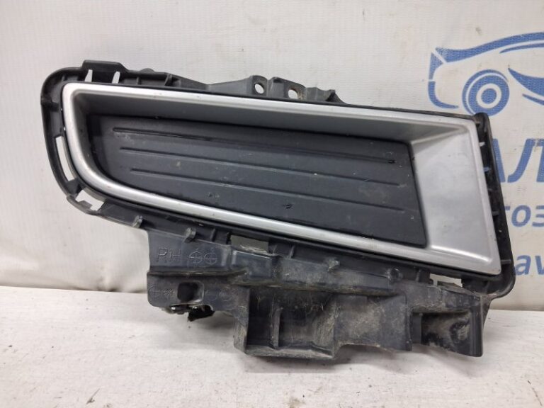 Решетка переднего бампера правая Mazda 3 2003-2009  (Арт. 79683)