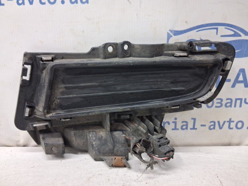 Решетка переднего бампера правая Mazda 3 2003-2009 (Арт. 79683) Решетка переднего бампера правая Mazda 3 2003-2009 (Арт. 79683)