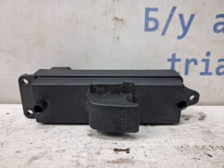Кнопка стеклоподъемника Mazda 3 2003-2009  (Арт. 79717)