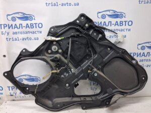 Стеклоподъемник задний правый (ручной) Mazda 3 2003-2009  (Арт. 79721)
