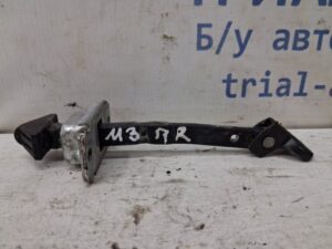 Ограничитель двери передний правый Mazda 3 2003-2009  (Арт. 79728)