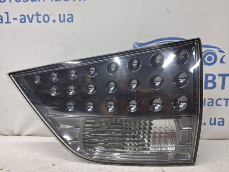 Фонарь задний внутренний правый Mitsubishi Outlander 2007-2012 8331A006 (Арт. 79876)
