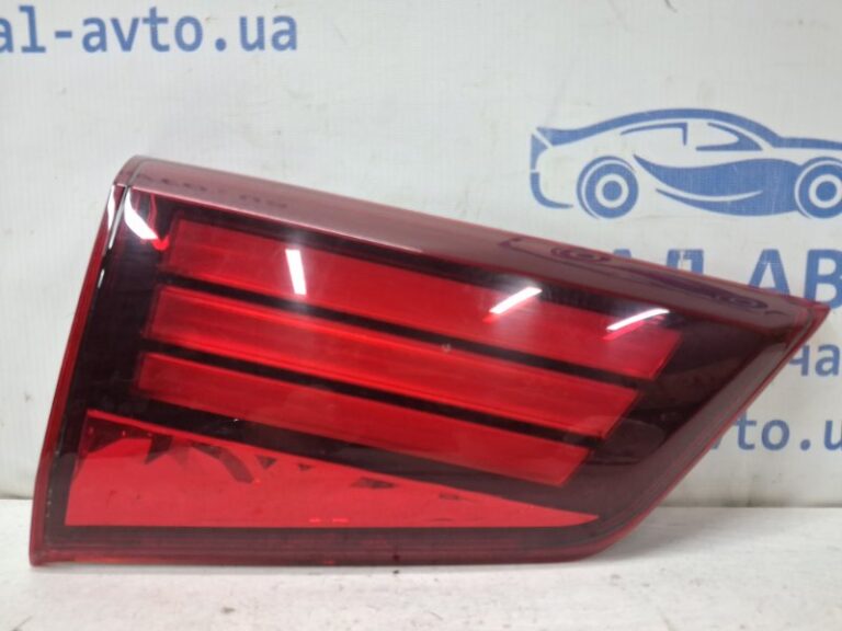 Фонарь задний внутренний левый Mitsubishi Outlander 2012-2021 8331A179 (Арт. 79882)