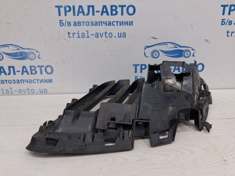 Решетка переднего бампера левая Mazda CX 7 2006-2012 (Арт. 79933) Решетка переднего бампера левая Mazda CX 7 2006-2012 (Арт. 79933)