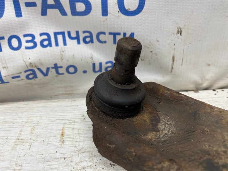 Рычаг передний нижний правый Mazda 3 2003-2009 B32H-34-300D (Арт. 80212) Рычаг передний нижний правый Mazda 3 2003-2009 B32H-34-300D (Арт. 80212)