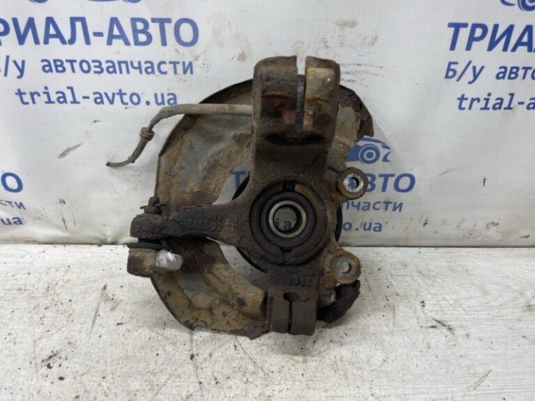 Кулак поворотный левый со ступицей Mazda 3 2003-2009 BR5S-33-031 (Арт. 80215)
