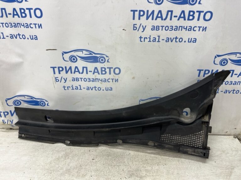 Дефлектор дворников Mazda 3 2003-2009 BN8V-50-7S0F (Арт. 80354)