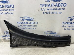 Дефлектор дворников Mazda 3 2003-2009 BN8V-50-7R0F (Арт. 80355)
