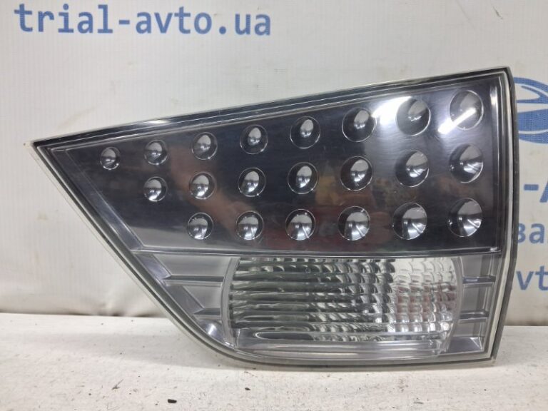 Фонарь задний внутренний правый Mitsubishi Outlander 2007-2012 8331A006 (Арт. 80402)