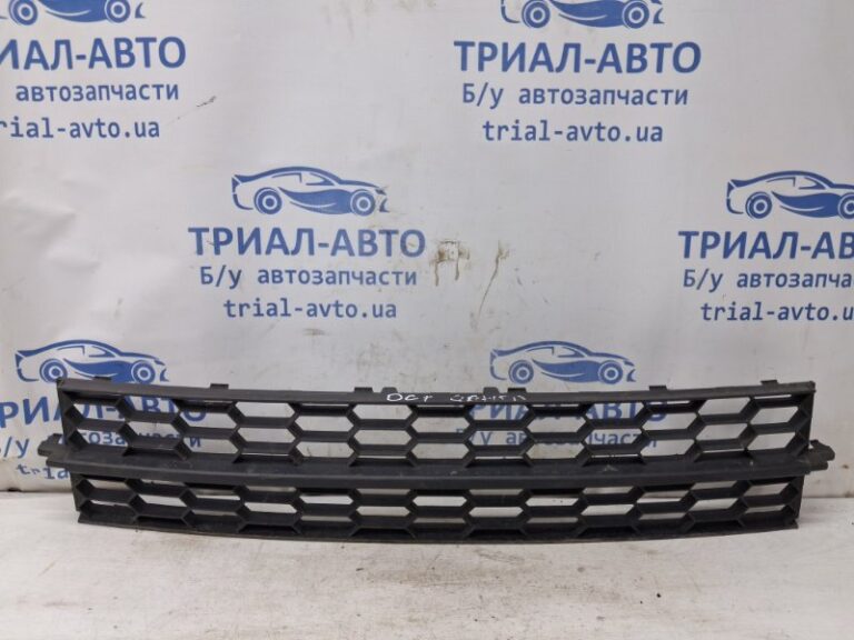 Решетка бампера центральная Skoda Octavia 2013-2020 5E0853677 (Арт. 80687)