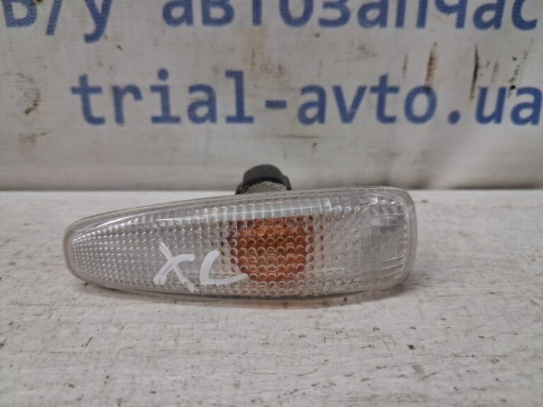 Повторитель поворотника Mitsubishi Outlander 2007-2012 8351A001 (Арт. 80699)