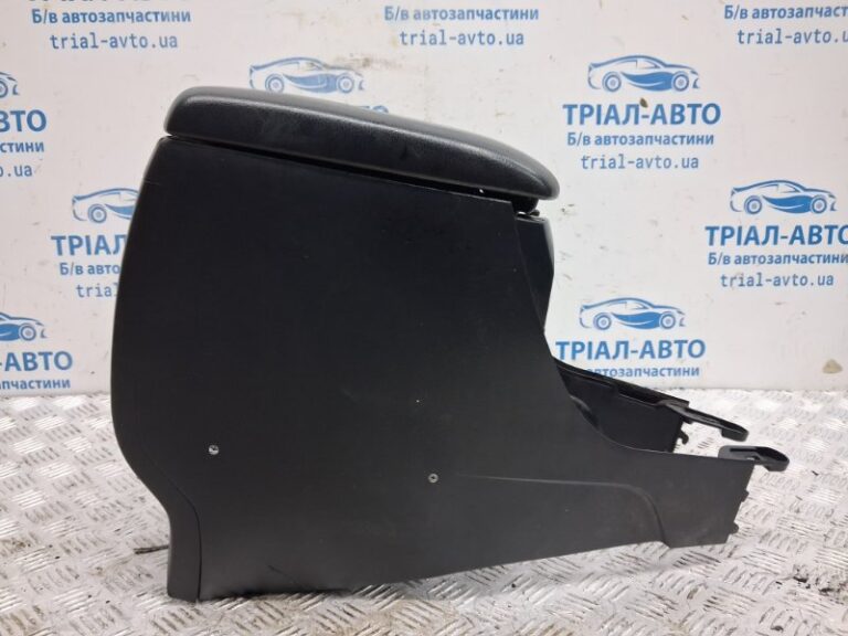 Подлокотник Toyota Prado 2002-2009 5891060020C0 (Арт. 80825)