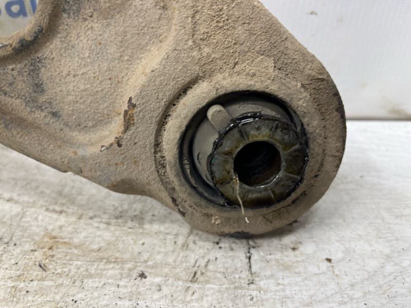 Рычаг передний нижний левый Renault Trafic 2001-2014 8200395034 (Арт. 81029) Рычаг передний нижний левый Renault Trafic 2001-2014 8200395034 (Арт. 81029)