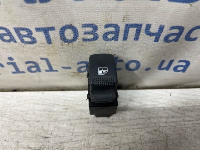 Кнопка стеклоподъемника Hyundai Getz 2002-2011 935801C010WK (Арт. 81113)