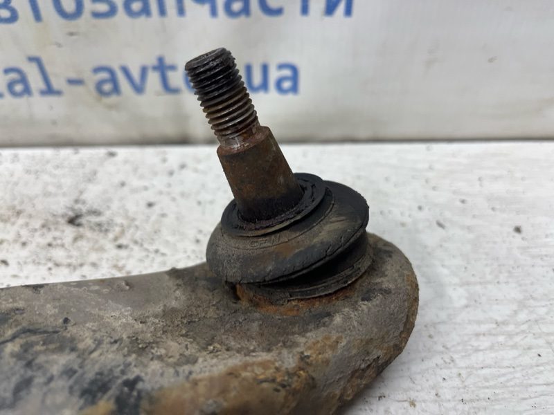 Рычаг передний нижний левый Mitsubishi Colt 2002-2012 MN186217 (Арт. 81303) Рычаг передний нижний левый Mitsubishi Colt 2002-2012 MN186217 (Арт. 81303)