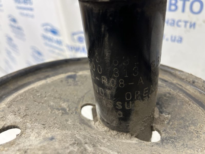 Амортизатор передний правый Toyota Camry 2001-2006 48510-80039 (Арт. 81314) Амортизатор передний правый Toyota Camry 2001-2006 48510-80039 (Арт. 81314)